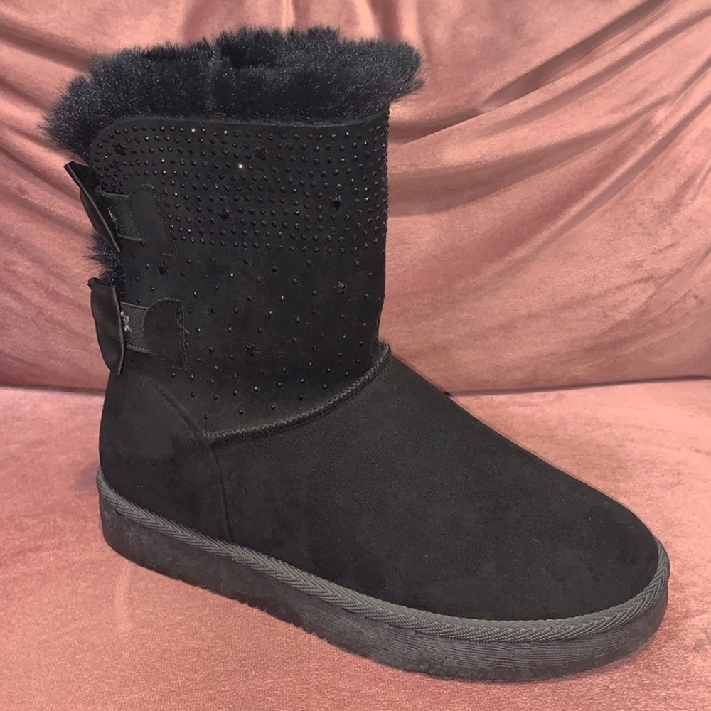 RHINESTONE 2 BOW BLACK FUR BOOTS With Stone